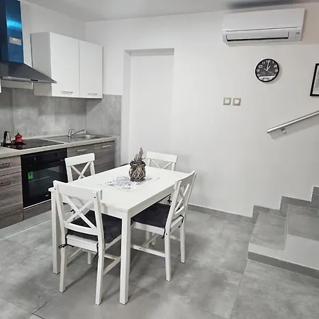 Apartman Casa Tadini With View *